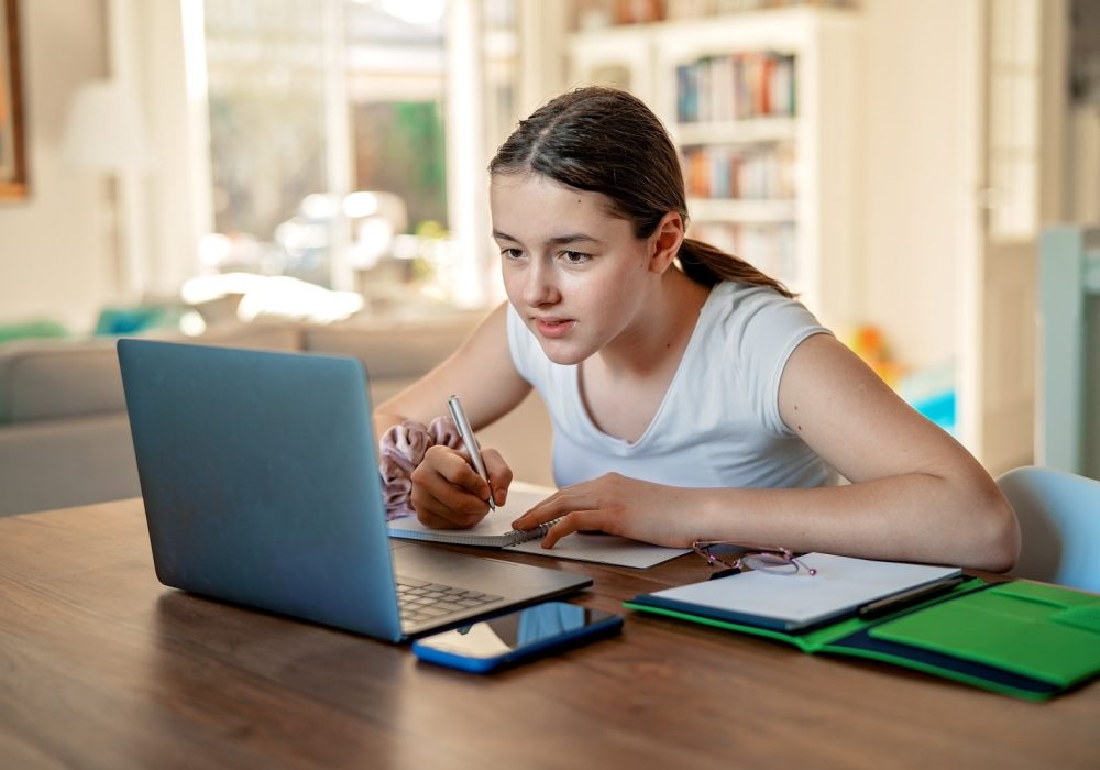 online-education-homeschooling-distant-learning-2021-09-19-19-08-10-utc-min.jpg